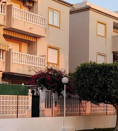 Apartamento Bajo Con Terraza Y Piscina ตอร์เรเวียคา ภายนอก รูปภาพ