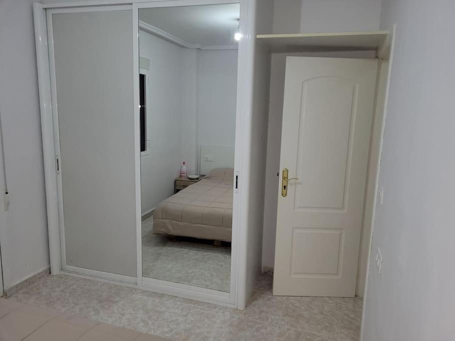 Apartamento Bajo Con Terraza Y Piscina ตอร์เรเวียคา ภายนอก รูปภาพ