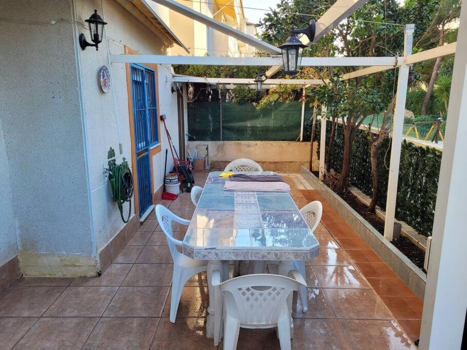 Apartamento Bajo Con Terraza Y Piscina ตอร์เรเวียคา ภายนอก รูปภาพ