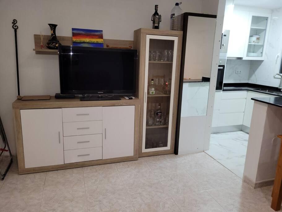 Apartamento Bajo Con Terraza Y Piscina ตอร์เรเวียคา ภายนอก รูปภาพ