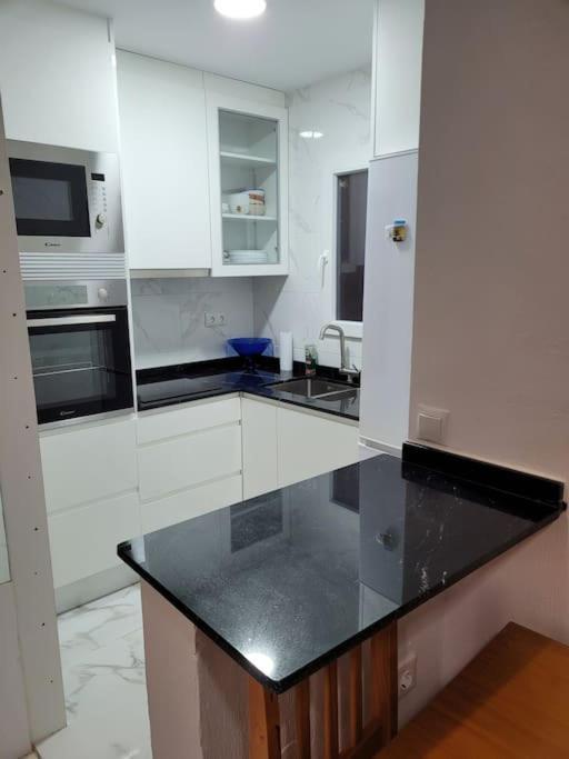 Apartamento Bajo Con Terraza Y Piscina ตอร์เรเวียคา ภายนอก รูปภาพ