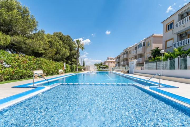 Apartamento Bajo Con Terraza Y Piscina ตอร์เรเวียคา ภายนอก รูปภาพ
